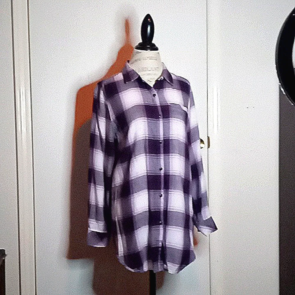 Boston Traders Ladies Medium Purple Plaid Shirt - Picture 1 of 3